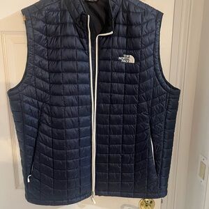 The North Face Men's Dark Blue Quilted Vest XL